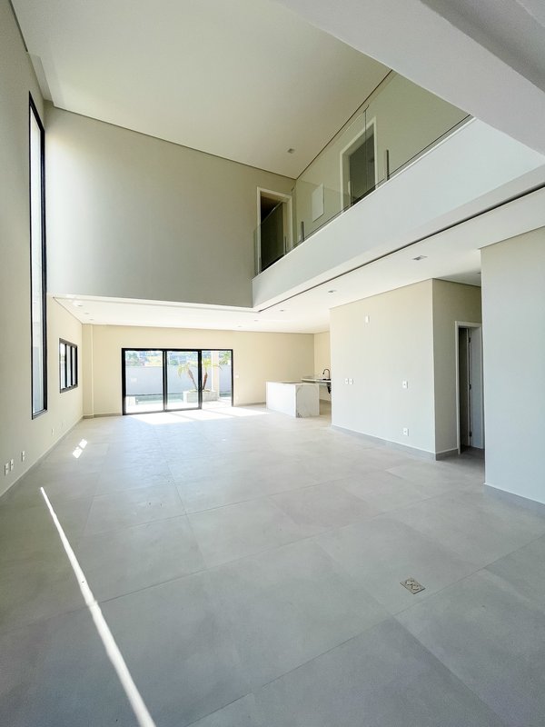 Maravilhosa Casa a venda, excelente arquitetura ! - Santana de Parnaíba - 