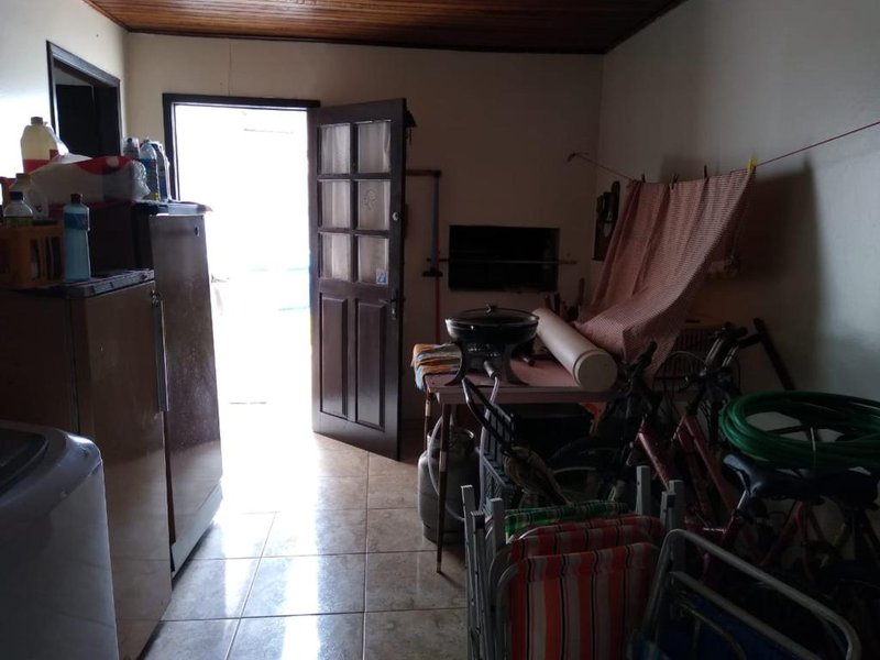Casa 3 quartos, sendo 1 suíte, 2 vagas de garagem e pátio cercado em Curumim em Capão Rua Iuras Capão da Canoa - 