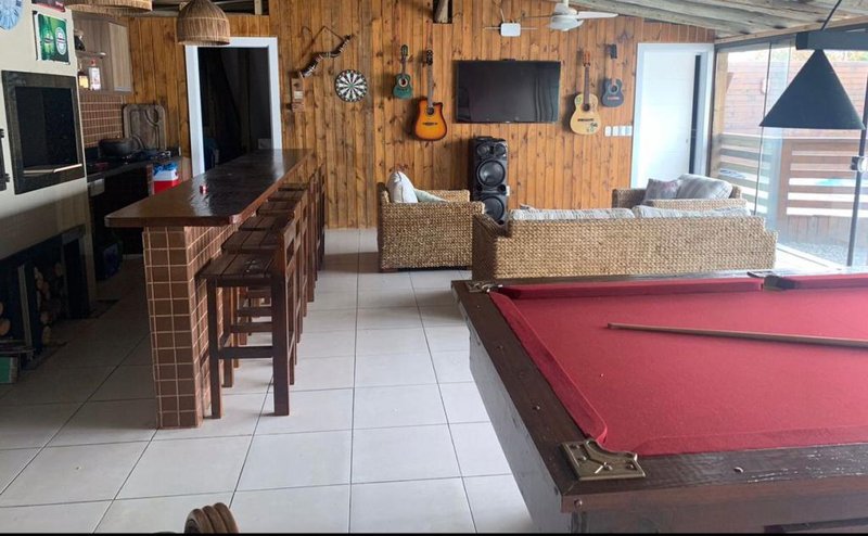 Casa com 2 quartos, PISCINA, mesa de sinuca, na Praia do Barco em Capão da Canoa Rua Porto Alegre Capão da Canoa - 