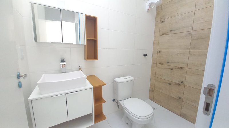 Casa com 2 quartos, demais peças, nunca habitada, no Capão Village em Capão Novo Rua Jasmim Capão da Canoa - 