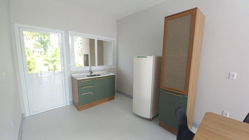 Casa com 2 quartos, demais peças, nunca habitada, no Capão Village em Capão Novo Rua Jasmim Capão da Canoa - 