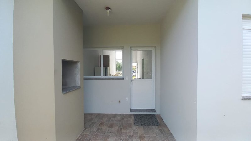 Casa com 2 quartos, demais peças, nunca habitada, no Capão Village em Capão Novo Rua Jasmim Capão da Canoa - 