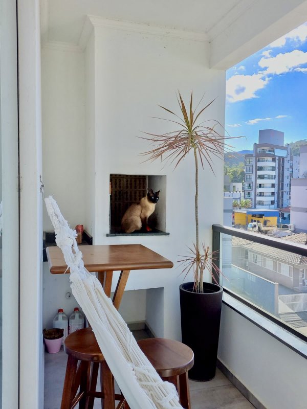 APARTAMENTO COM 1 SUÍTE MAIS 1 DORMITÓRIO NO PAQUETA - Brusque - 