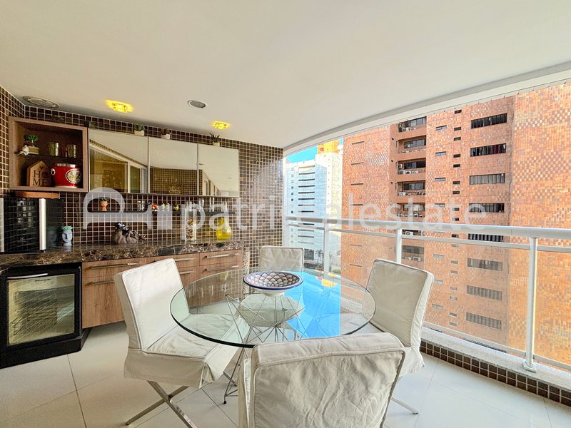 Apartamento com 121 m² com 3 Suites 5 wc 2 vagas de garagem. Meireles - Fortaleza - CE Rua Ana Bilhar Fortaleza - 
