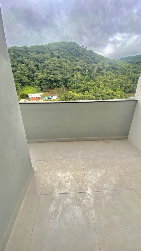 CASA COM 2 DORMITÓRIOS NO BAIRRO PAQUETÁ - Brusque - 