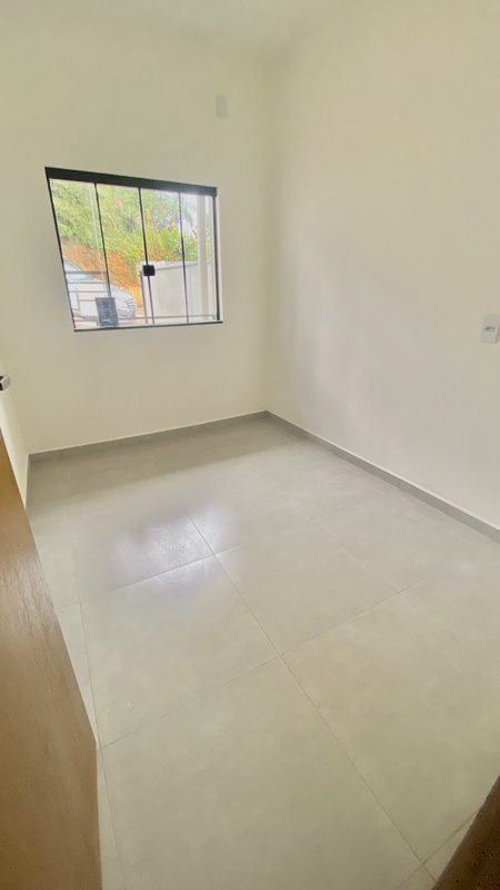 CASA COM 2 DORMITÓRIOS NO BAIRRO PAQUETÁ - Brusque - 