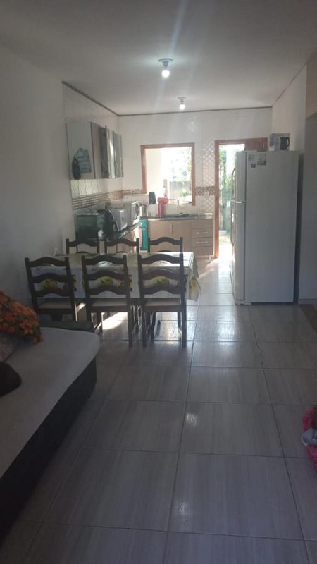 Casa com 2 quartos, demais peças, PODE FINANCIAR, no Village, em Capão Novo Rua Jasmim Capão da Canoa - 