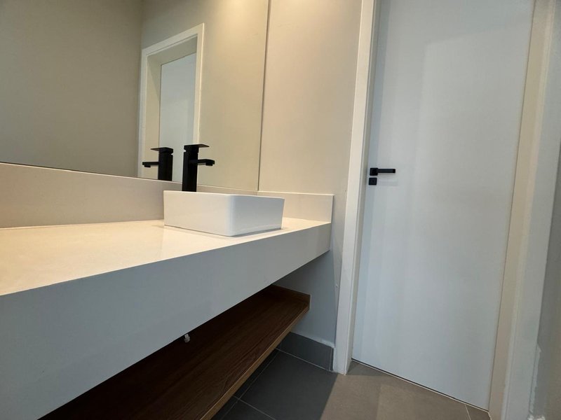 LINDA CASA ASSOBRADADA COM PROJETO EXCLUSIVO DE CAROLINA CAMOLEZI Rua Irmã Mariana Figueiredo Valinhos - 