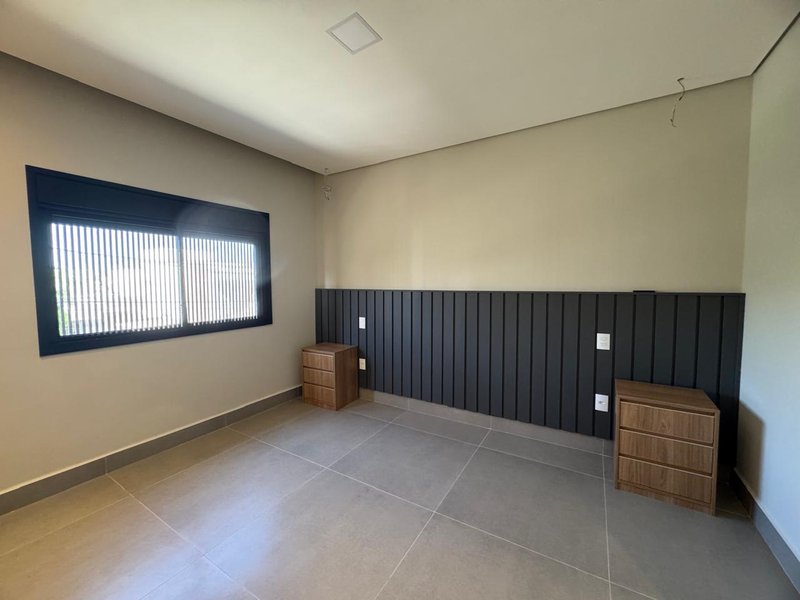 LINDA CASA ASSOBRADADA COM PROJETO EXCLUSIVO DE CAROLINA CAMOLEZI Rua Irmã Mariana Figueiredo Valinhos - 