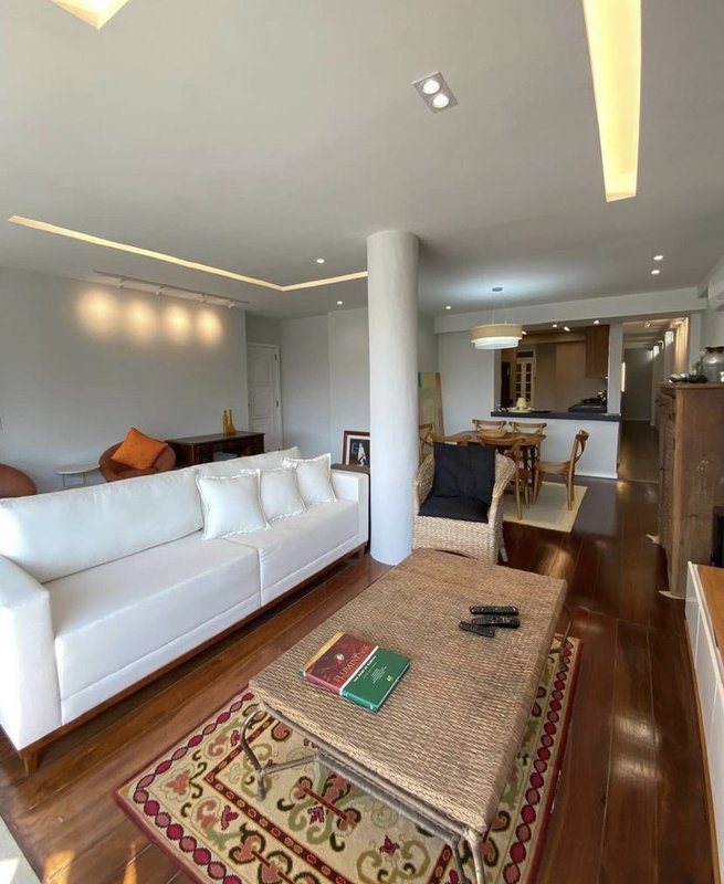 Apartamento reformado no Jardim Oceânico - Rio de Janeiro - 