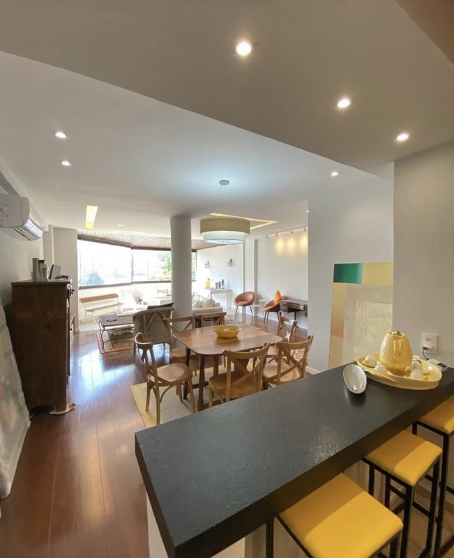 Apartamento reformado no Jardim Oceânico - Rio de Janeiro - 