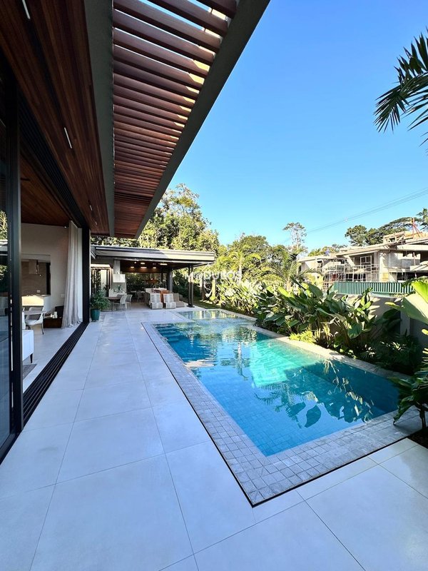 Casa térrea atemporal, 5 suítes à venda 370,00 m² por R$ 11.900.000,00 Alameda Mindoro Bertioga - 