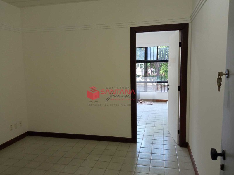 Sala Comercial à Venda em Vilas do Atlântico (INDISPONÍVEL) Avenida Luiz Tarquínio Pontes Lauro de Freitas - 