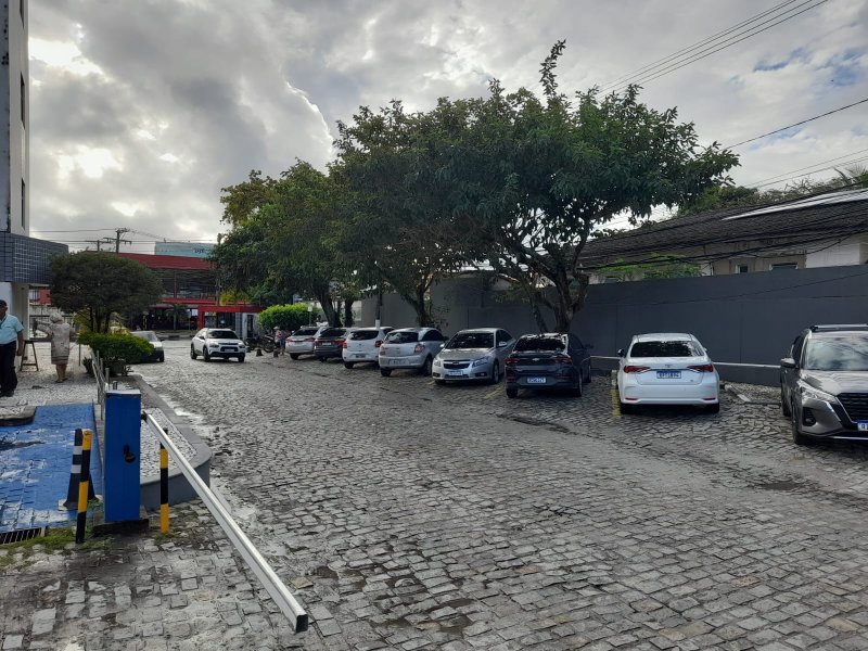 Sala Comercial à Venda em Vilas do Atlântico (INDISPONÍVEL) Avenida Luiz Tarquínio Pontes Lauro de Freitas - 