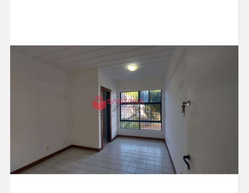 Sala Comercial à Venda em Vilas do Atlântico (INDISPONÍVEL) Avenida Luiz Tarquínio Pontes Lauro de Freitas - 