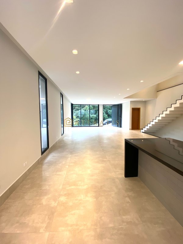Casa moderna e Minimalista Av Renova dos Santos Arujá - 