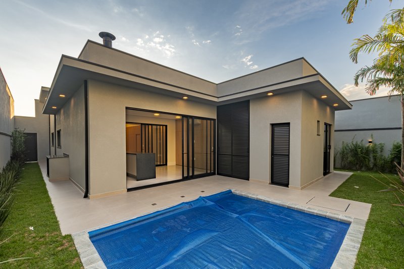 CASA T&Eacute;RREA EM FASE DE OBRA NA REGI&Atilde;O DO ALPHAVILLE, ACEITA PERMUTA Avenida Marcelo Fiolo Pupo de Campos Ferreira Campinas - 