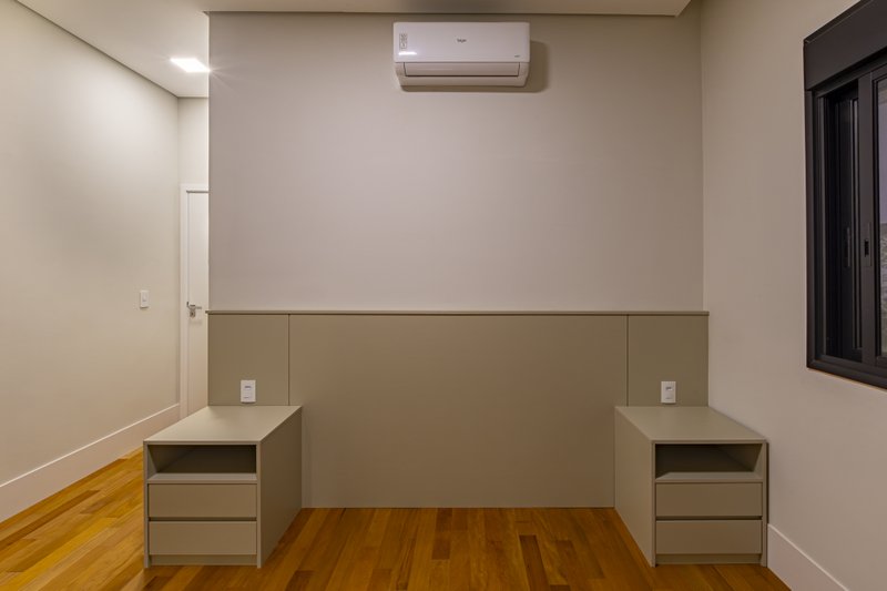 CASA T&Eacute;RREA EM FASE DE OBRA NA REGI&Atilde;O DO ALPHAVILLE, ACEITA PERMUTA Avenida Marcelo Fiolo Pupo de Campos Ferreira Campinas - 