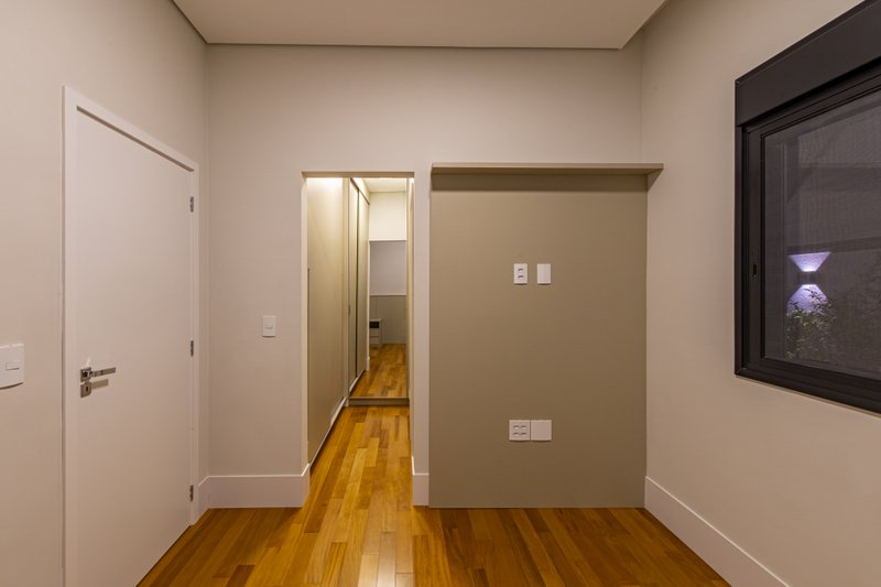 CASA T&Eacute;RREA EM FASE DE OBRA NA REGI&Atilde;O DO ALPHAVILLE, ACEITA PERMUTA Avenida Marcelo Fiolo Pupo de Campos Ferreira Campinas - 