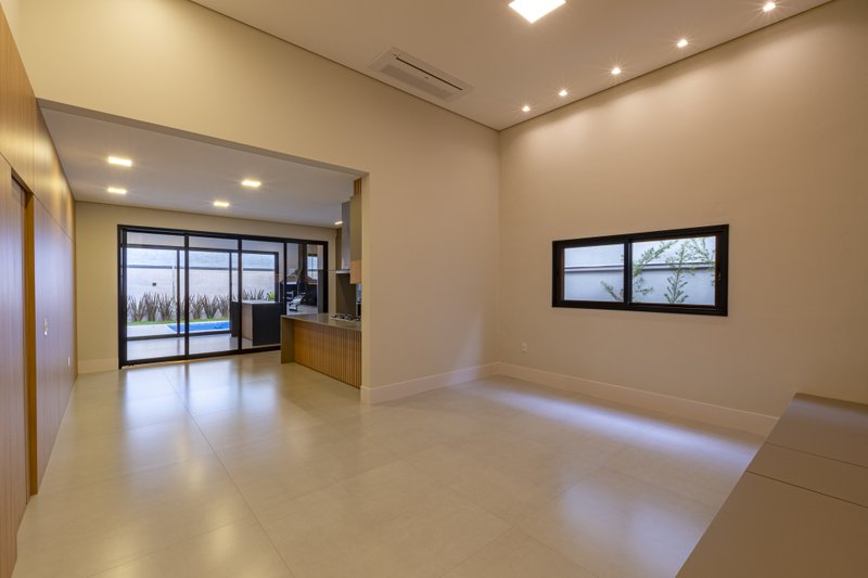 CASA T&Eacute;RREA EM FASE DE OBRA NA REGI&Atilde;O DO ALPHAVILLE, ACEITA PERMUTA Avenida Marcelo Fiolo Pupo de Campos Ferreira Campinas - 