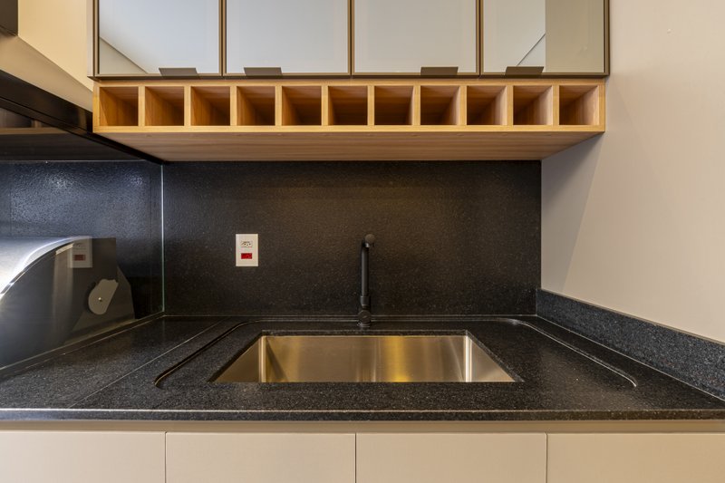 CASA T&Eacute;RREA EM FASE DE OBRA NA REGI&Atilde;O DO ALPHAVILLE, ACEITA PERMUTA Avenida Marcelo Fiolo Pupo de Campos Ferreira Campinas - 