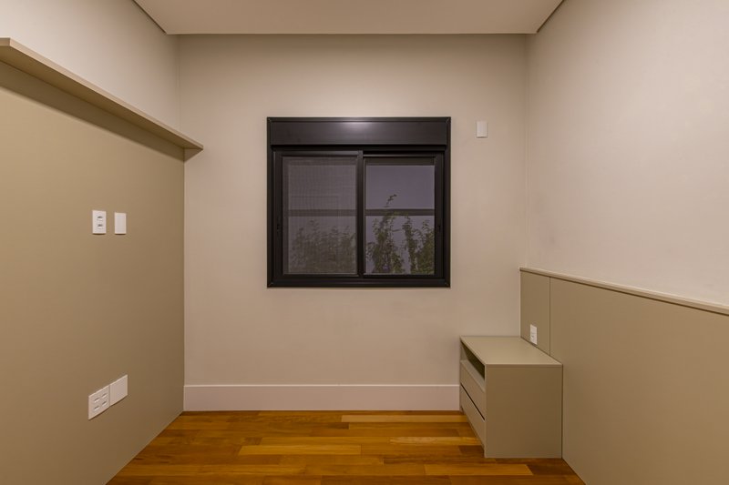 CASA T&Eacute;RREA EM FASE DE OBRA NA REGI&Atilde;O DO ALPHAVILLE, ACEITA PERMUTA Avenida Marcelo Fiolo Pupo de Campos Ferreira Campinas - 