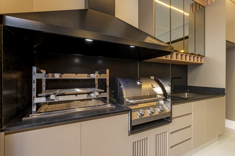 CASA T&Eacute;RREA EM FASE DE OBRA NA REGI&Atilde;O DO ALPHAVILLE, ACEITA PERMUTA Avenida Marcelo Fiolo Pupo de Campos Ferreira Campinas - 