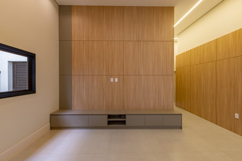 CASA T&Eacute;RREA EM FASE DE OBRA NA REGI&Atilde;O DO ALPHAVILLE, ACEITA PERMUTA Avenida Marcelo Fiolo Pupo de Campos Ferreira Campinas - 