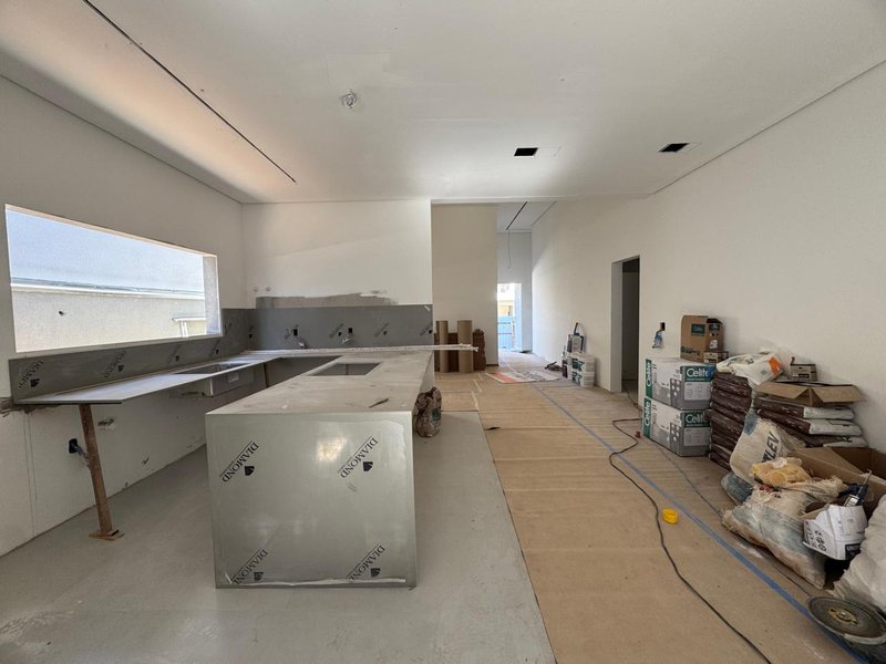 CASA TÉRREA EM FASE DE OBRA NA REGIÃO DO ALPHAVILLE, ACEITA PERMUTA Avenida Marcelo Fiolo Pupo de Campos Ferreira Campinas - 