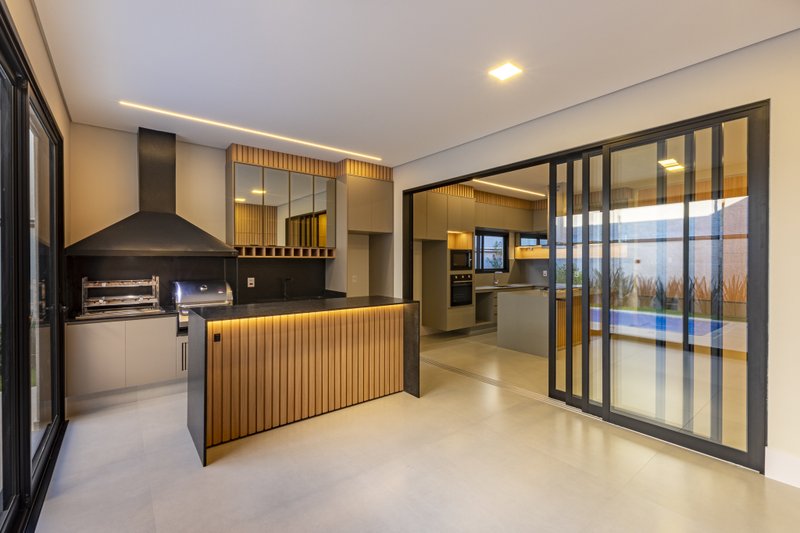 CASA T&Eacute;RREA EM FASE DE OBRA NA REGI&Atilde;O DO ALPHAVILLE, ACEITA PERMUTA Avenida Marcelo Fiolo Pupo de Campos Ferreira Campinas - 