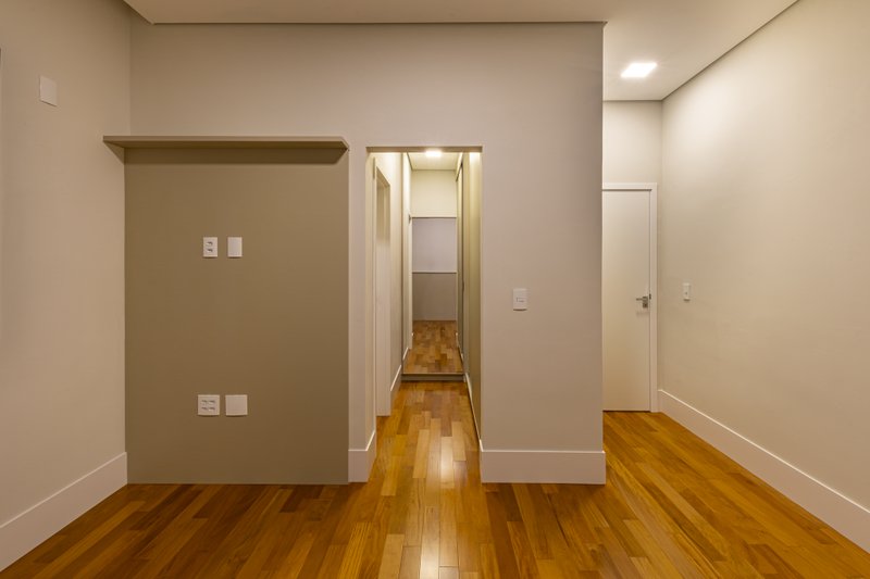 CASA T&Eacute;RREA EM FASE DE OBRA NA REGI&Atilde;O DO ALPHAVILLE, ACEITA PERMUTA Avenida Marcelo Fiolo Pupo de Campos Ferreira Campinas - 