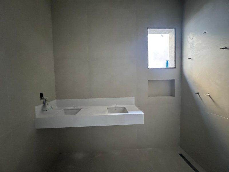 CASA TÉRREA EM FASE DE OBRA NA REGIÃO DO ALPHAVILLE, ACEITA PERMUTA Avenida Marcelo Fiolo Pupo de Campos Ferreira Campinas - 