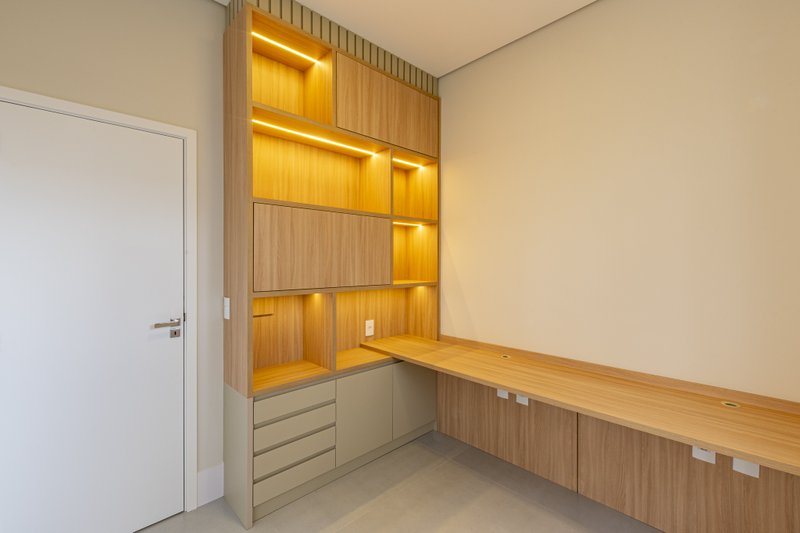 CASA T&Eacute;RREA EM FASE DE OBRA NA REGI&Atilde;O DO ALPHAVILLE, ACEITA PERMUTA Avenida Marcelo Fiolo Pupo de Campos Ferreira Campinas - 