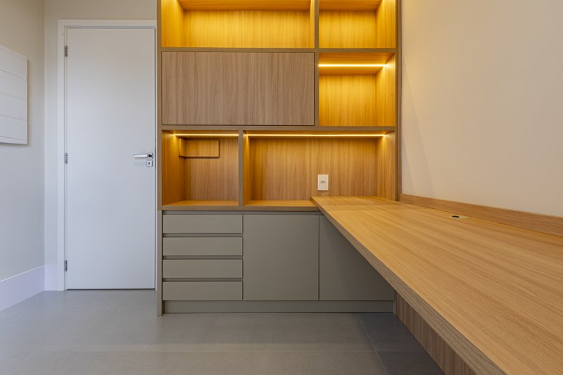 CASA T&Eacute;RREA EM FASE DE OBRA NA REGI&Atilde;O DO ALPHAVILLE, ACEITA PERMUTA Avenida Marcelo Fiolo Pupo de Campos Ferreira Campinas - 