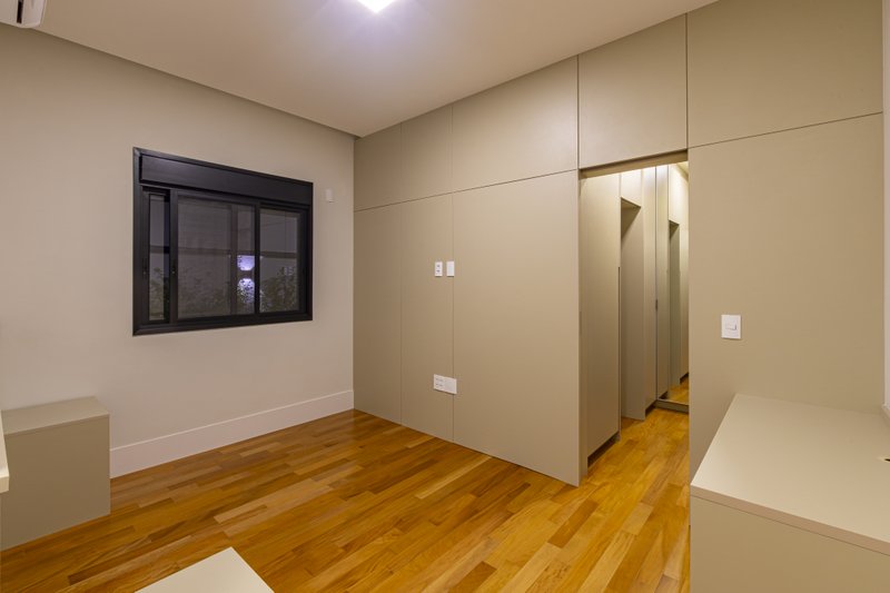 CASA T&Eacute;RREA EM FASE DE OBRA NA REGI&Atilde;O DO ALPHAVILLE, ACEITA PERMUTA Avenida Marcelo Fiolo Pupo de Campos Ferreira Campinas - 