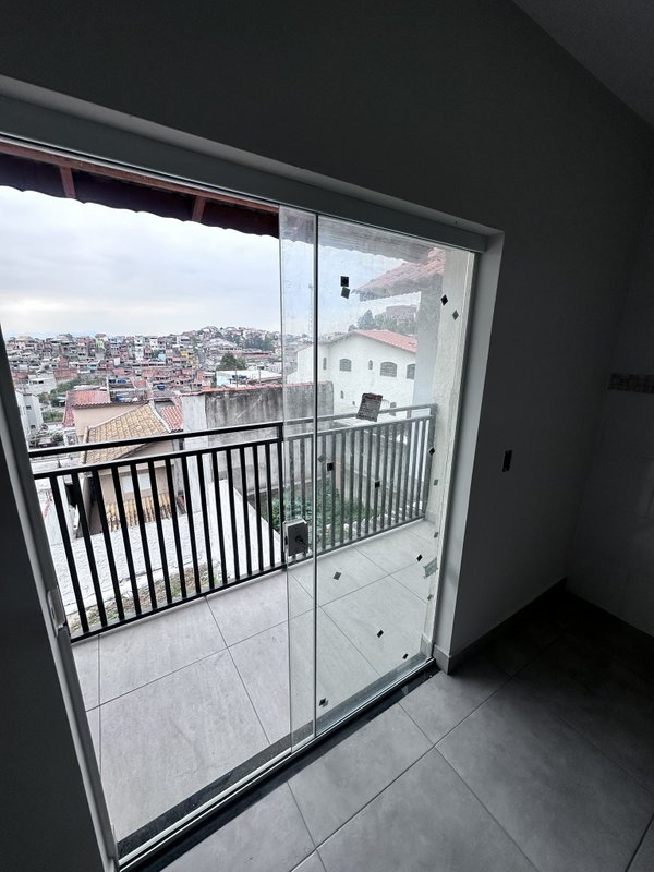 BELO IMOVEL EM CAIEIRAS - 2 SUITES e 3 VAGAS Rua Luiz Decresci Caieiras - 