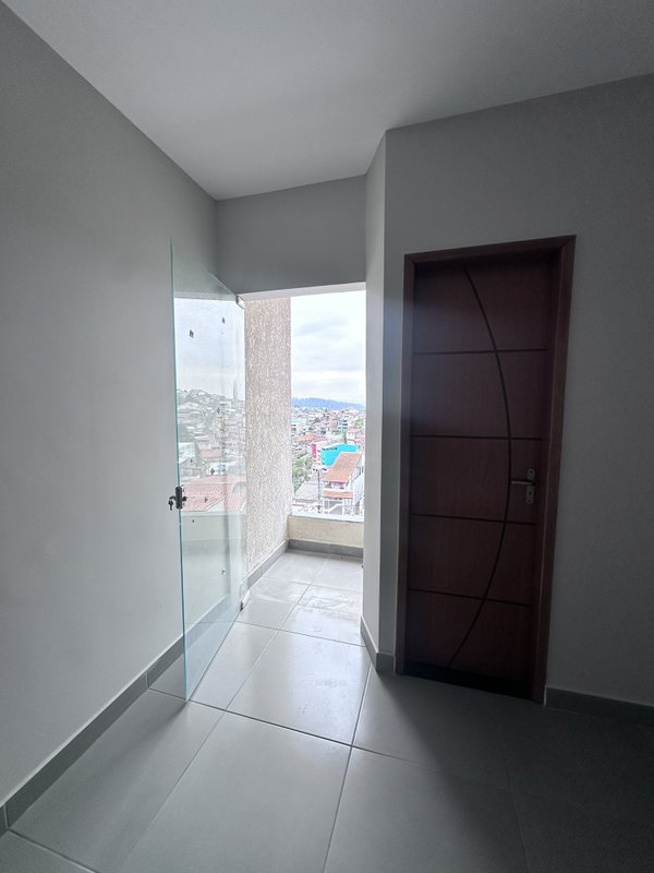 BELO IMOVEL EM CAIEIRAS - 2 SUITES e 3 VAGAS Rua Luiz Decresci Caieiras - 