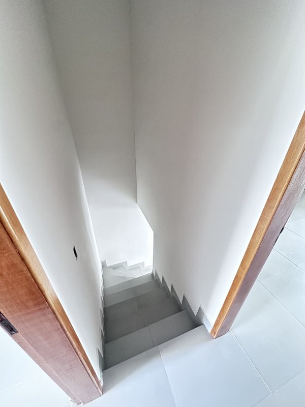 BELO IMOVEL EM CAIEIRAS - 2 SUITES e 3 VAGAS Rua Luiz Decresci Caieiras - 