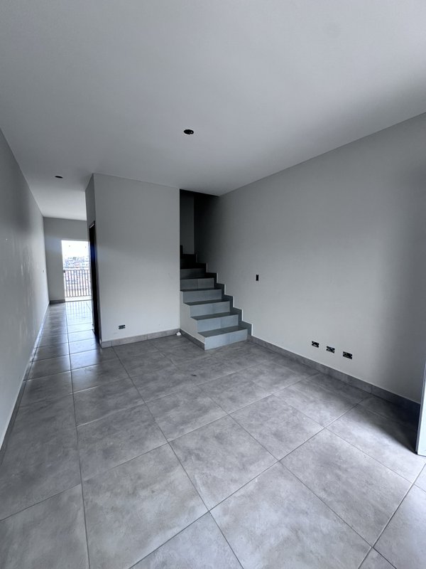 BELO IMOVEL EM CAIEIRAS - 2 SUITES e 3 VAGAS Rua Luiz Decresci Caieiras - 