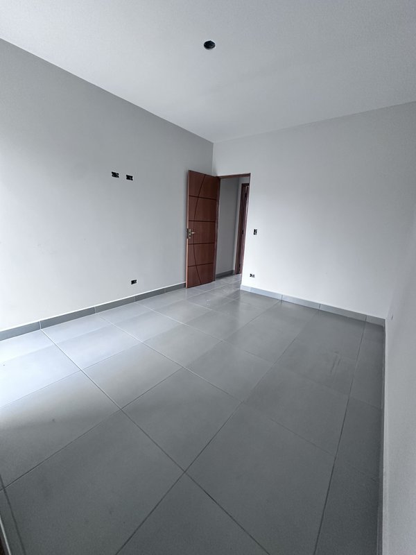 BELO IMOVEL EM CAIEIRAS - 2 SUITES e 3 VAGAS Rua Luiz Decresci Caieiras - 