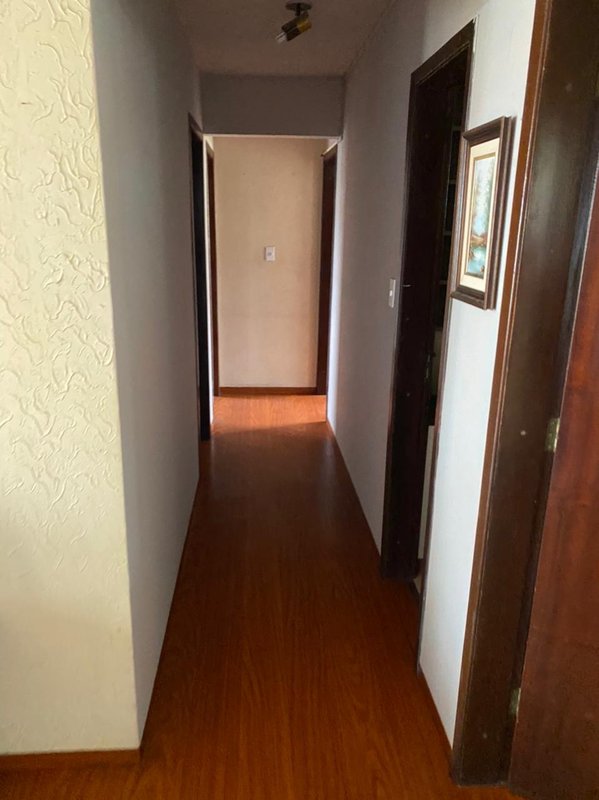 APARTAMENTO COM 1 SUÍTE MAIS 2 DORMITÓRIOS NO CENTRO - Brusque - 