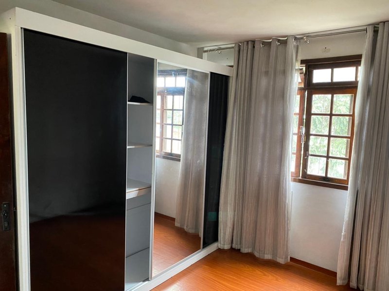 APARTAMENTO COM 1 SUÍTE MAIS 2 DORMITÓRIOS NO CENTRO - Brusque - 