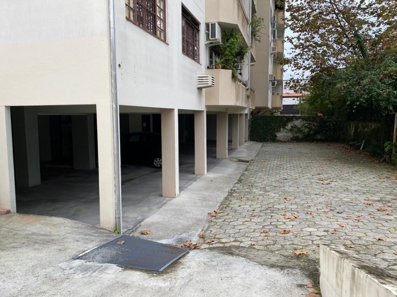 APARTAMENTO COM 1 SUÍTE MAIS 2 DORMITÓRIOS NO CENTRO - Brusque - 