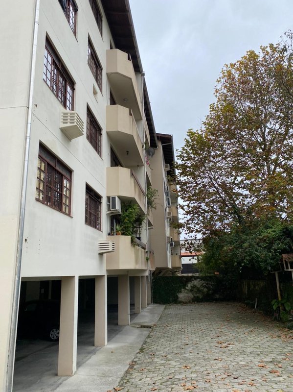 APARTAMENTO COM 1 SUÍTE MAIS 2 DORMITÓRIOS NO CENTRO - Brusque - 