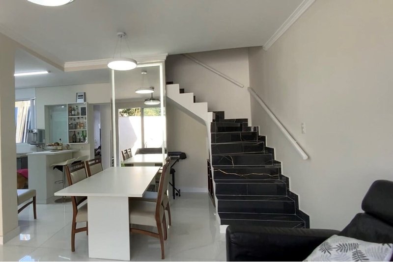 Casa a venda Brooklin Paulista - 3 suítes 130m² Professor Rubens Gomes de Souza São Paulo - 