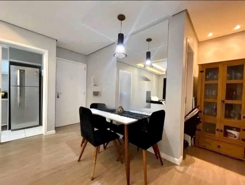 R$ 212.000 - ÓTIMO APARTAMENTO - 62M2 - 3 DORM - SEMIMOBILIADO - 1 VAGA Rua Figueredo Mascarenhas Porto Alegre - 