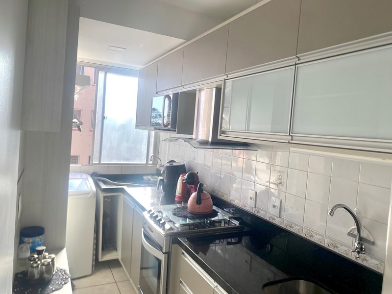 R$ 212.000 - ÓTIMO APARTAMENTO - 62M2 - 3 DORM - SEMIMOBILIADO - 1 VAGA Rua Figueredo Mascarenhas Porto Alegre - 