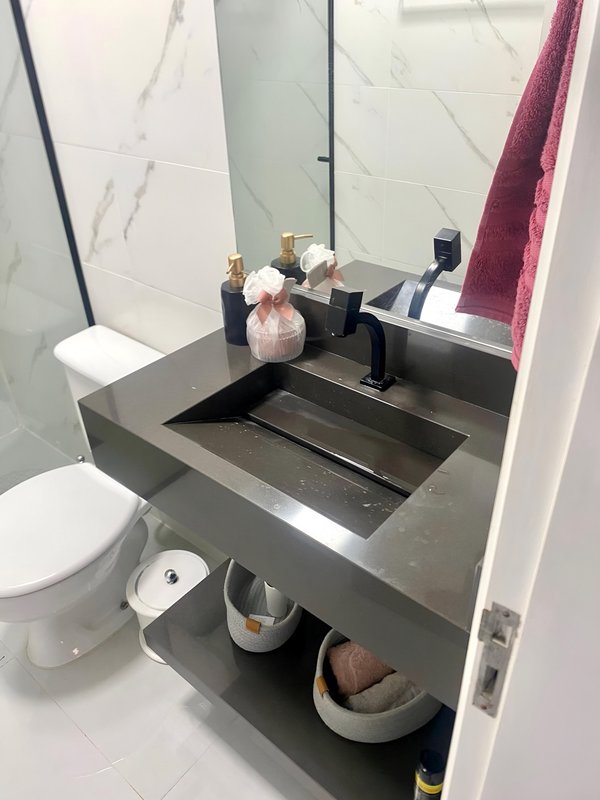 R$ 212.000 - ÓTIMO APARTAMENTO - 62M2 - 3 DORM - SEMIMOBILIADO - 1 VAGA Rua Figueredo Mascarenhas Porto Alegre - 