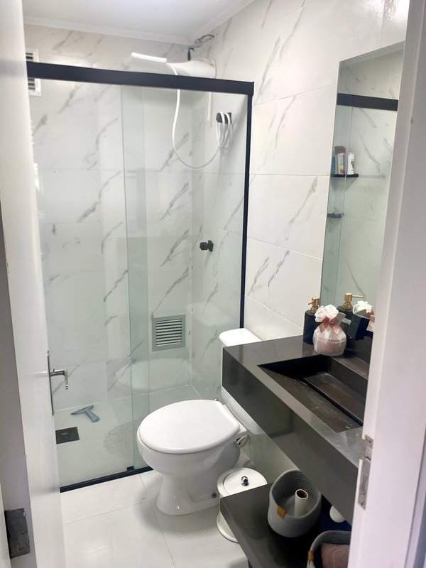 R$ 212.000 - ÓTIMO APARTAMENTO - 62M2 - 3 DORM - SEMIMOBILIADO - 1 VAGA Rua Figueredo Mascarenhas Porto Alegre - 
