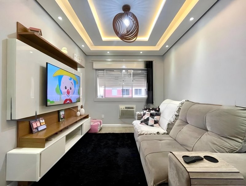 R$ 212.000 - ÓTIMO APARTAMENTO - 62M2 - 3 DORM - SEMIMOBILIADO - 1 VAGA Rua Figueredo Mascarenhas Porto Alegre - 